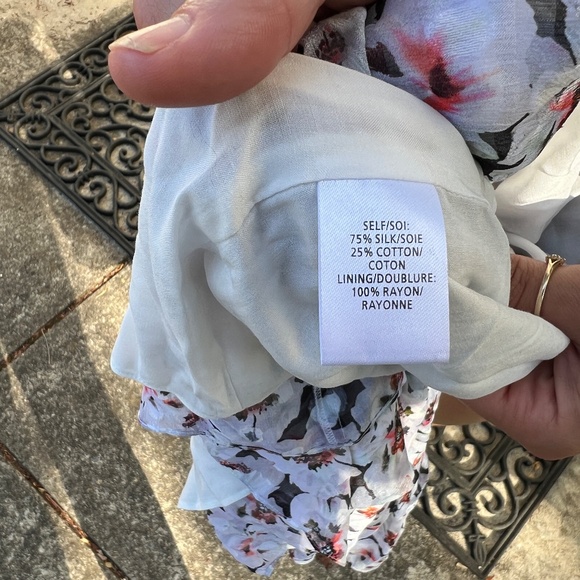 Tanya Taylor V-neck Silk Blouse with Flowers on white ground flouncy slvsNWOT - Picture 5 of 5